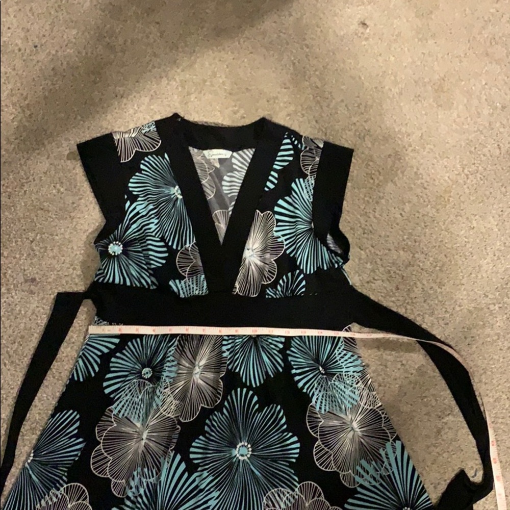 Dress - Picture 5 of 6